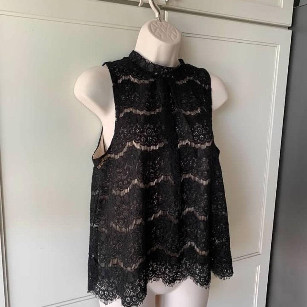 Tinsel Petite Lace Overlay Black Top- NWT- SZ PM